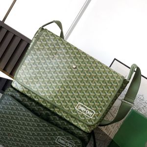 Goyard Capetien MM Messenger Bag In GSH-001 Goyardine Canvas Green